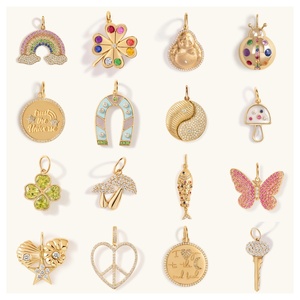 <span class=keywords><strong>ส</strong></span>ร้อยคอเหล็กกล้าไร้<span class=keywords><strong>ส</strong></span>นิม <span class=keywords><strong>316L</strong></span> ชุบทอง PVD พร้อมจี้ห้อยแบบคาราบิเนอร์ กันน้ำ ไม่หมอง - Product Image 4