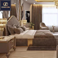 Lit en velours de luxe sur mesure, design moderne pour chambre à coucher, couleur beige doré, lit queen size