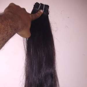 Cutícula alaigned indio Extensión de cabello crudo de la India Virgen Cabello indio Venta al por mayor Grandes longitudes que arrojan cabello ondulado gratis - Product Image 1