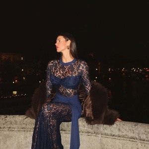 Abito <span class=keywords><strong>da</strong></span> <span class=keywords><strong>Sera</strong></span> Sexy di Lusso su Misura Blu Scuro Trasparente con Ricamo Floreale 3D in Pizzo - Product Image 2