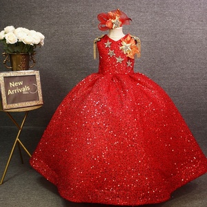 Nuovo Arrivo: Abito Rosso per Ragazze con Stella a Cinque Punte, Perline e Paillettes in Poliestere e Cotone per Esibizioni e Canto - Product Image 4