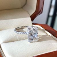 Personalizado 1 1,5 2 3 4 CT 18K oro corte redondo verde Moissanite bisel anillo mujeres gran oferta Vvs diamante compromiso solitario anillo