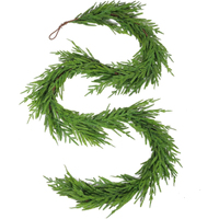 Realistische Künstliche Grüne Weihnachtsgirlande, Natürlich Aussehende Immergrüne Dekoration, Vielseitige Girlande für Feiertags-Kaminleiste/Treppenhaus/Tisch