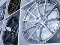 Jantes forgées multi-branches de haute qualité, design 2 pièces, noir brillant avec centre rouge imité, pour Lamborghini Aventador