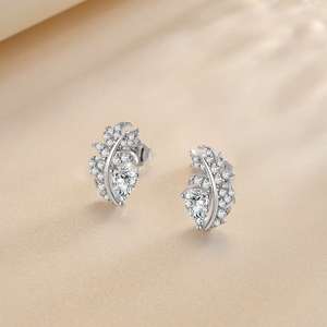 คอลเลกชันเจ้าสาว ต่างหูเงินแท้ 925 ชุบโรเดียม ประดับเพชร CZ ของขวัญสำหรับงานแต่งงานและเพื่อนเจ้าสาว - Product Image 2