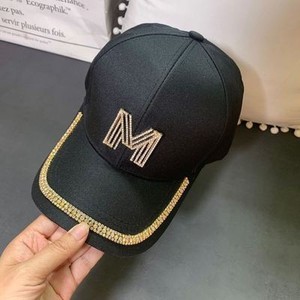 Casquette de baseball Hua Liyu réglable noire avec lettre M en strass, en coton, élégante pour le quotidien - Product Image 4