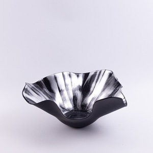 Jarrón de Metal Ideal para Decoración de Patio Exterior, Mantiene la Durabilidad y Conserva un Aspecto Floral Impresionante Durante Todas las Estaciones - Product Image 5