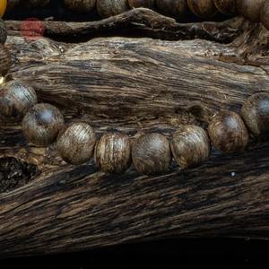 Pulsera de Agarwood Natural para Mujer, Cuentas de 6mm de Aspecto Natural Mezcladas con Ámbar, Joyería Aromática Hecha a Mano - Product Image 5