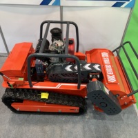 Industriel 50 °   Tondeuse robotisée sur chenilles autotractée diesel RC sans fil 4 temps pour terrains accidentés