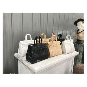 Haute qualité professionnel personnalisé grandeur <span class=keywords><strong>nature</strong></span> marbre sac de sculpture à la main Sculpture pierre sac à main Statue à vendre - Product Image 3