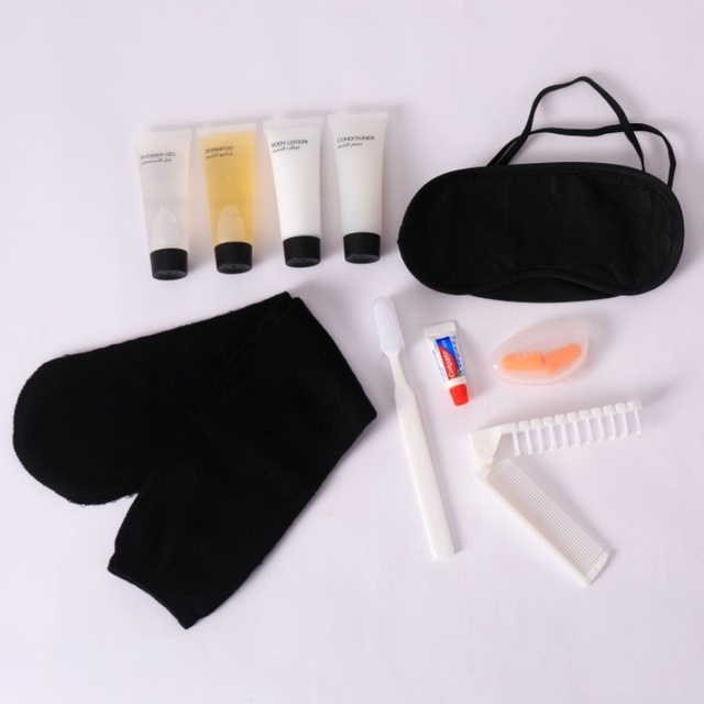 Custom Design Comfort Inflight Toiletries Set Eye Mask Socks Toothbrush PVC Pouch Disposable Airline Amenity Kit