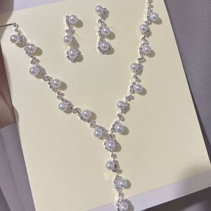 Collana PTF Luxury-lite con Perle Imitate, Design Geometrico Elegante, Gioiello di Alta Gamma dal Fascino Etéreo, Regalo per Donne - Product Image 4
