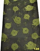 Tissu jacquard brodé 3D en polyester teint en fil de 171 g/m², design personnalisé, tissé sur mesure pour robes de mariée et sacs