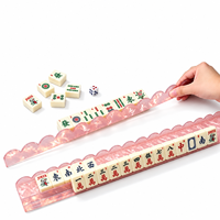 Maßgefertigte Großhandels-Mahjong-Ständer aus Acryl mit Rosa Perlmuster und Magnetischen Schiebern, 17,5 Zoll Verstärkte Kachelhalter