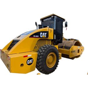 Compacteur vibrant d'occasion CAT CS-683E, bien entretenu, peinture d'origine, performances de compactage stables - Product Image 1