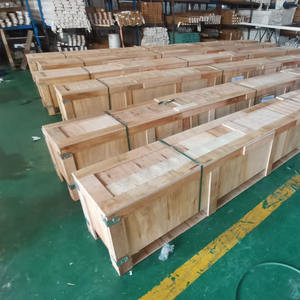 Tube carré/latte en aluminium de grain de bois de revêtement en métal de grain de bois de déflecteur en aluminium d'usine pour la décoration de mur extérieur - Product Image 5