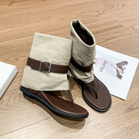 Sandales bottes mi-mollet tendance en toile avec boucle métallique décorative et semelle plate en caoutchouc pour la plage, la rue et le quotidien