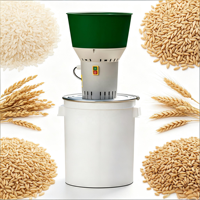 Broyeur d'aliments pour animaux à usage agricole, machine de mouture de céréales en gros pour l'alimentation de la volaille