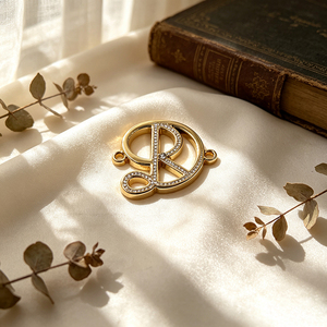 Étiquettes de marque en métal personnalisées avec lettres, de haute qualité, en relief, pour vêtements - Product Image 3