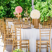 Chaises Chiavari empilables en résine dorée, les plus populaires, à prix compétitifs, pour la location commerciale, les hôtels, les mariages, les anniversaires et les fêtes.