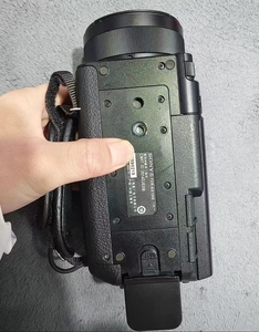 Videocamera Usata FDR AX100E Qualità 4K con Lente ZEISS, Compatta e Portatile - Product Image 2