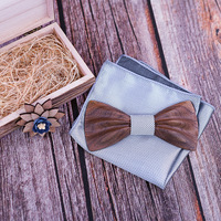 Coffret en bois massif 3D gaufré avec nœud papillon, mouchoir et boutonnière, en noyer noir/bois de zèbre/érable, sculpté à la main