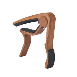 Capo para Guitarra Acústica Folk, Color Porcelana, Color Madera, Agarre Medio, <span class=keywords><strong>Afinador</strong></span> - Product Image 5
