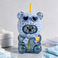 Gobelet à paille en verre borosilicate de haute qualité avec motif ours mignon aux lunettes de soleil et couvercle en peluche, pour boissons et thé au lait, avec paille à motif floral