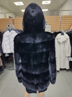 Neuheit: Modischer Europäischer Streetstyle Damen-Wintermantel aus 100% Echtem Nerzfell – Kurz, Lässig, Kapuze, Knopf-Dekoration
