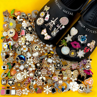 Nouvelle Collection : Breloques de Chaussures en Métal Bling, Bijoux Personnalisés, Lettres en Strass, Décorations pour Sabots, Chaînes de Breloques