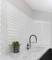 Volets en PVC imitation bois de qualité supérieure, stores de fenêtre sur mesure, imperméables, résistants à l'humidité, faciles à nettoyer, volets d'intérieur