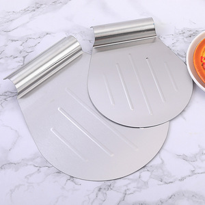 Grandes plaques <span class=keywords><strong>de</strong></span> transfert pour gâteaux avec poignée en acier laminé pour soulever les gâteaux en fondant et les pizzas au fromage - Product Image 4