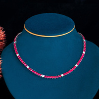 Sommerlicher Charme Rote Rubin Kubisches Zirkon Kristall Sicherheitsverschluss Tennis-Kette Halskette für Damen Bankett Party Zusammenkunft Schmuck