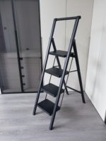 Nouvelle échelle pliante moderne en acier à 2-5 marches, style 2025, pour usage extérieur et en entrepôt, échelle domestique portable