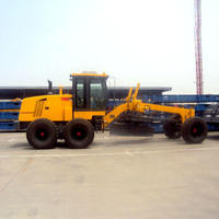 Niveleuse routière haute performance GR215A avec moteur et pompe à transmission intégrale 6x6, puissance nominale 160 kW/2200 tr/min