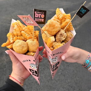 Scatole di Carta Ecologiche e Riciclabili per Patatine Fritte con Tasca Integrata per Salse, Ideali per Cibo da Asporto e Snack - Product Image 1