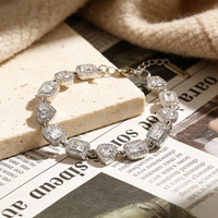 Bracelet de luxe en alliage de zinc plaqué or avec strass en cristal pour banquets et soirées, accessoire de mode pour cadeau