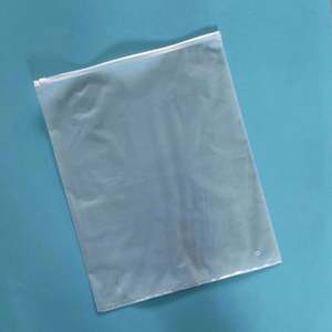 Emballages en plastique PVC biodégradable givré sur mesure, sachets refermables pour chaussettes, t-shirts, maillots de bain, avec logo - Product Image 5