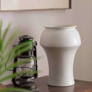 Jarrón de Cerámica Estético Zen para Decoración del Hogar, Porcelana con Bordes Redondeados, Acabado Mate Blanco, para Casa, Hotel, Sala de Estar - Product Image 4