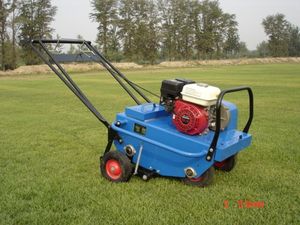 Máquina Aireadora de Césped Autopropulsada con Motor de Gasolina, Ancho de Perforación: 500 mm, para Mantenimiento de Campos de Golf y Parques - Product Image 5