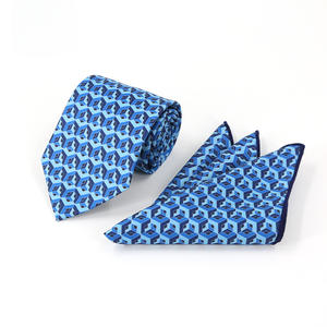 Cravates en gros à motifs imprimés 100% personnalisables, cravates de haute qualité fabriquées en Italie pour hommes - Product Image 6