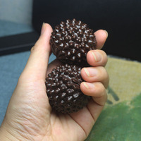 Bolas de masaje de madera con forma de durián para aliviar el estrés y hacer ejercicio con los dedos
