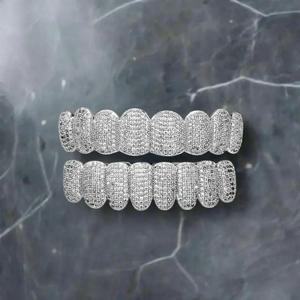 Grillz personnalisés en argent sterling 925 de qualité supérieure avec moissanite taille brillant, aspect diamant, bijoux dentaires unisexe pour la mode moderne - Product Image 3