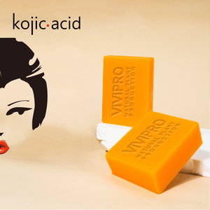 Savon Solide Corps Exfoliant Curcuma & Citron à l'Acide Tartarique pour Éliminer les Taches Brunes, Savon Noir à l'Acide Kojique pour Peaux Sensibles (Usage Hôtelier) - Product Image 1