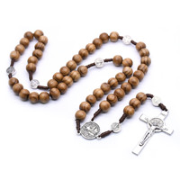 Collier chapelet en bois unisexe avec médaille de Saint Benoît et croix catholique, cadeau chrétien
