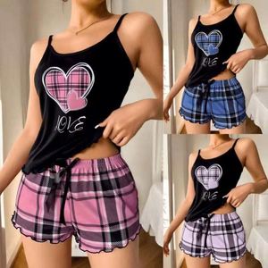 Pijama de lujo de verano para mujer ODM, conjunto casual de moda con cintura elástica, estampado de letras, pantalones cortos a cuadros y tirantes para dormir en casa. - Product Image 2