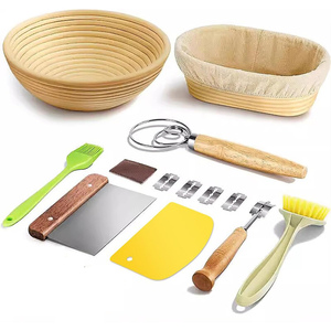 Juego de 2 Cestas para Fermentar Pan, 1 Redonda de 9 Pulgadas y 1 Ovalada para Pan de Levadura, con Cuchilla, Raspador y Cepillo para Hacer Pan y Fermentación - Product Image 1