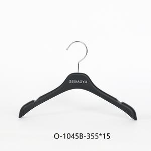 Set di appendiabiti in velluto Premium che mette in mostra i pantaloni più venduti appendiabiti per boutique di moda - Product Image 5