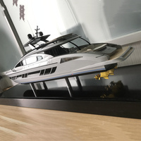 Jet ski, yacht sportif avec moteur, super mini yacht à voile, yacht de luxe, modèle de bateau de luxe