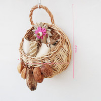 Panier de tissage de canne à perroquet durable et durable avec feuille de palmier pour la cueillette de fruits et la détente pour le divertissement des animaux de compagnie
